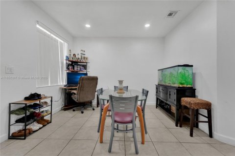 Townhouse in Homestead, Florida 4 bedrooms, 163.97 sq.m. № 1889954 - photo 7