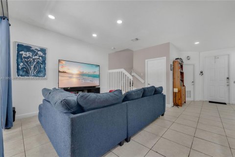 Townhouse in Homestead, Florida 4 bedrooms, 163.97 sq.m. № 1889954 - photo 3