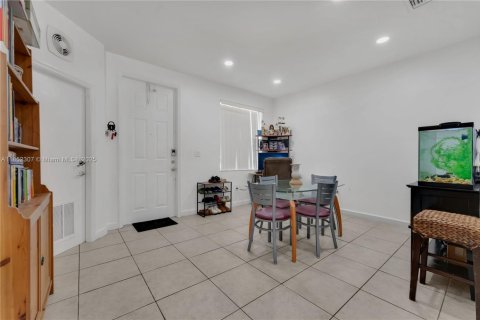 Townhouse in Homestead, Florida 4 bedrooms, 163.97 sq.m. № 1889954 - photo 5