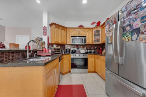 Townhouse in Homestead, Florida 4 bedrooms, 163.97 sq.m. № 1889954 - photo 8