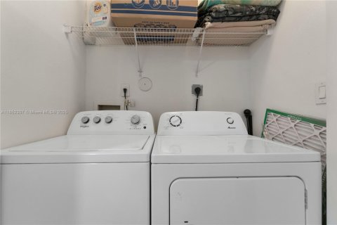 Townhouse in Homestead, Florida 4 bedrooms, 163.97 sq.m. № 1889954 - photo 18
