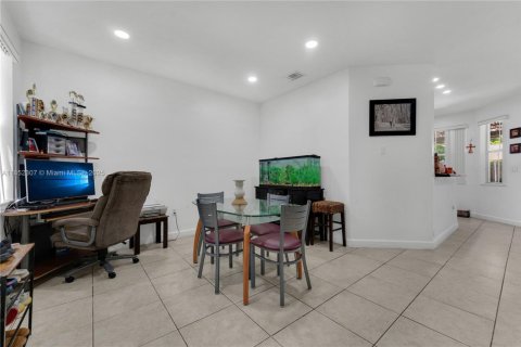 Townhouse in Homestead, Florida 4 bedrooms, 163.97 sq.m. № 1889954 - photo 6