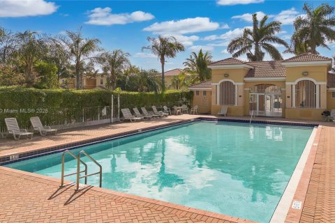 Townhouse in Homestead, Florida 4 bedrooms, 163.97 sq.m. № 1889954 - photo 1