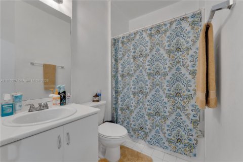 Townhouse in Homestead, Florida 4 bedrooms, 163.97 sq.m. № 1889954 - photo 14
