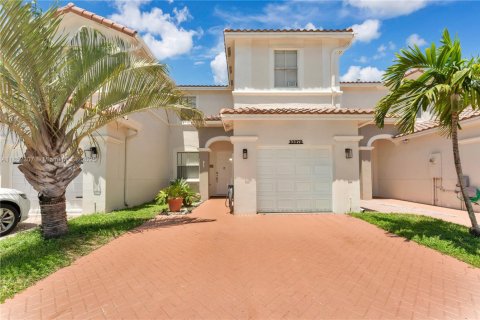 Townhouse in Homestead, Florida 4 bedrooms, 163.97 sq.m. № 1889954 - photo 2