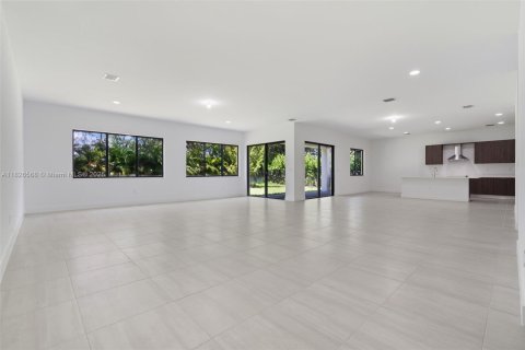House in Cooper City, Florida 4 bedrooms, 355.91 sq.m. № 1796332 - photo 3