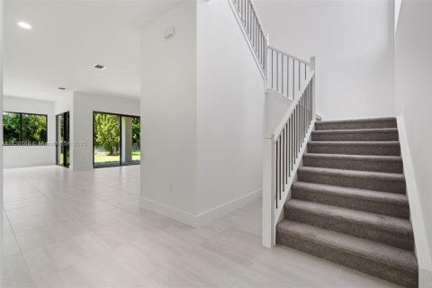 House in Cooper City, Florida 4 bedrooms, 355.91 sq.m. № 1796332 - photo 13