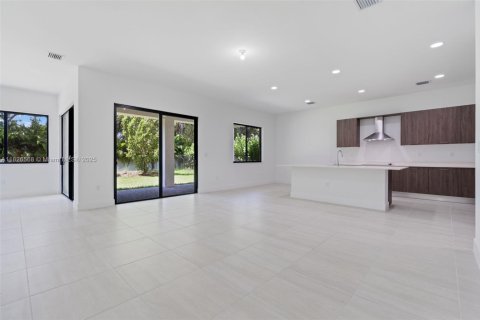 House in Cooper City, Florida 4 bedrooms, 355.91 sq.m. № 1796332 - photo 5