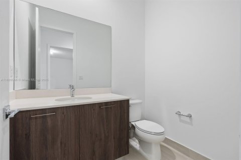 House in Cooper City, Florida 4 bedrooms, 355.91 sq.m. № 1796332 - photo 11