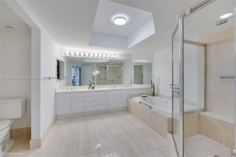 Condo in Aventura, Florida, 3 bedrooms  № 1875423 - photo 16