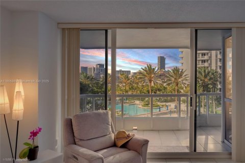 Condo in Aventura, Florida, 3 bedrooms  № 1875423 - photo 1