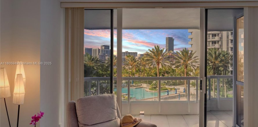 Condo in Aventura, Florida, 3 bedrooms  № 1875423