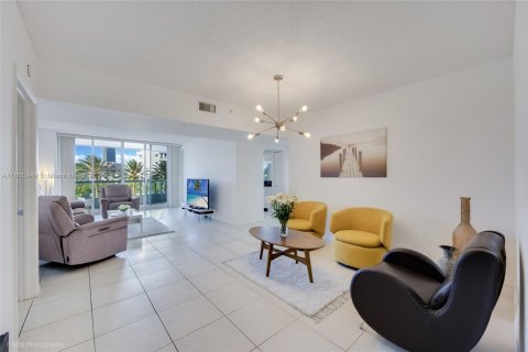 Condo in Aventura, Florida, 3 bedrooms  № 1875423 - photo 2