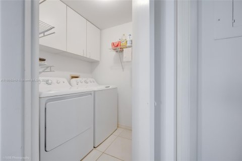 Condo in Aventura, Florida, 3 bedrooms  № 1875423 - photo 21