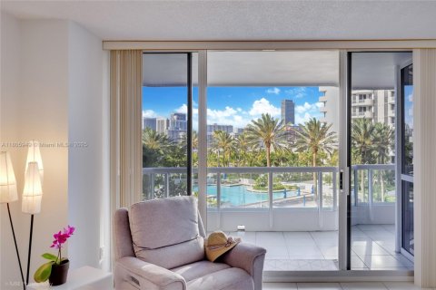 Condo in Aventura, Florida, 3 bedrooms  № 1875423 - photo 7
