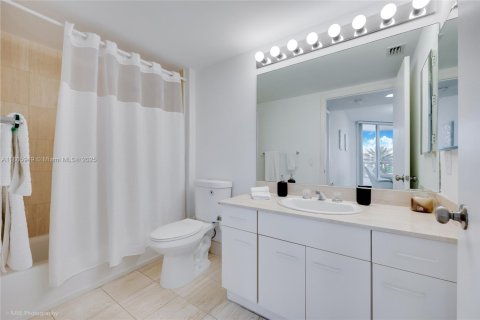 Condo in Aventura, Florida, 3 bedrooms  № 1875423 - photo 19