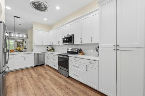 Casa en venta en Lakeland, Florida, 3 dormitorios, 153.38 m2 № 2225713 - foto 13