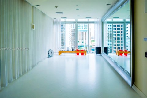 Condo in Miami, Florida, 2 bedrooms  № 2002916 - photo 23