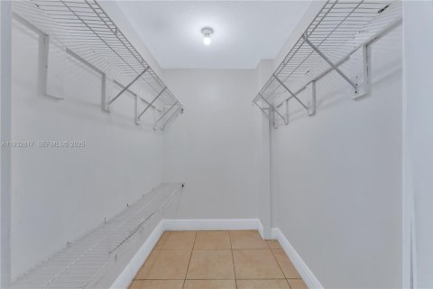 Appartement à louer à Miami, Floride: 1 chambre, 46.92 m2 № 1991145 - photo 5