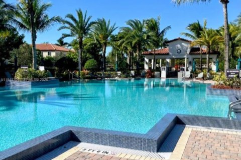 Купить таунхаус в Майами, Флорида 4 спальни, № 2005375 - фото 10