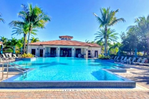 Купить таунхаус в Майами, Флорида 4 спальни, № 2005375 - фото 11