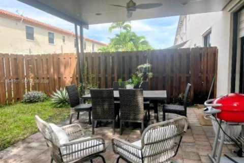 Купить таунхаус в Майами, Флорида 4 спальни, № 2005375 - фото 5