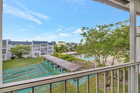 Condo in Margate, Florida, 2 bedrooms  № 1991762 - photo 24