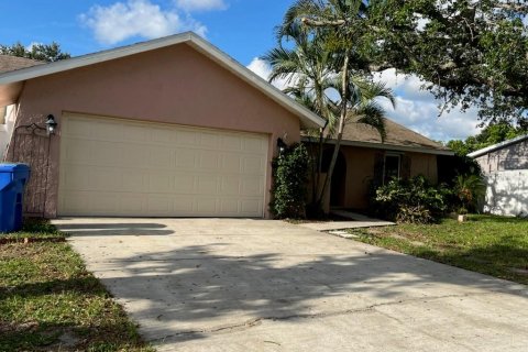 House in Bradenton, Florida 3 bedrooms, 119.94 sq.m. № 2277274