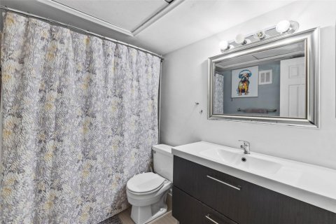 Condo in Wilton Manors, Florida, 2 bedrooms  № 1953301 - photo 19