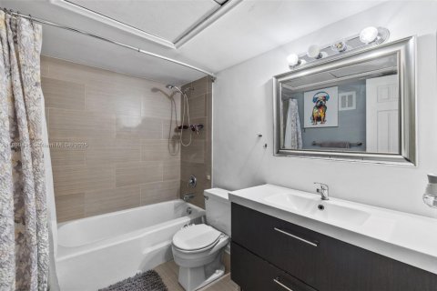 Condo in Wilton Manors, Florida, 2 bedrooms  № 1953301 - photo 20