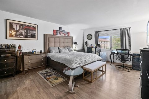 Condo in Wilton Manors, Florida, 2 bedrooms  № 1953301 - photo 16