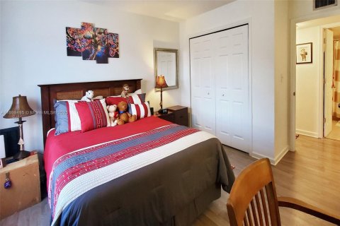 Condo in Wilton Manors, Florida, 2 bedrooms  № 1953301 - photo 12