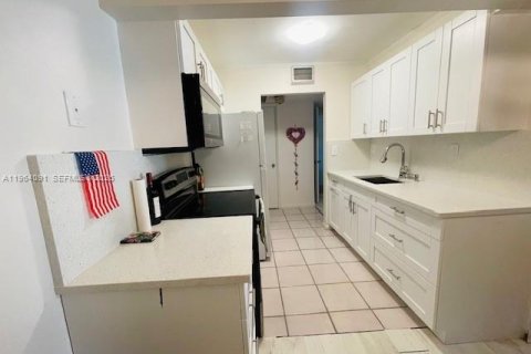 Copropriété à vendre à Tamarac, Floride: 1 chambre, 63.17 m2 № 2049892 - photo 3