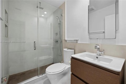 Condo in Miami, Florida, 1 bedroom № 2243095 - photo 5