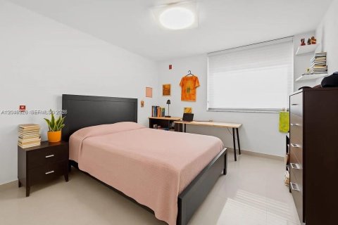 Condo in Miami, Florida, 1 bedroom № 2243095 - photo 7