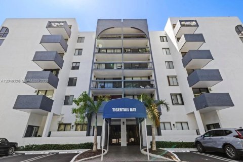 Condo in Miami, Florida, 1 bedroom № 2243095