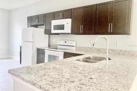 Appartement à louer à Poinciana, Floride: 3 chambres, 93 m2 № 2413809 - photo 6