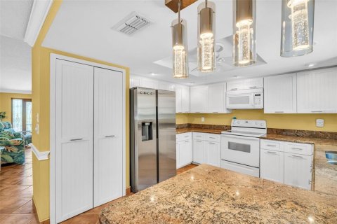 Casa en venta en Palm Harbor, Florida, 2 dormitorios, 143.81 m2 № 1751437 - foto 13