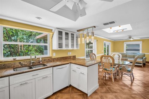 Casa en venta en Palm Harbor, Florida, 2 dormitorios, 143.81 m2 № 1751437 - foto 9