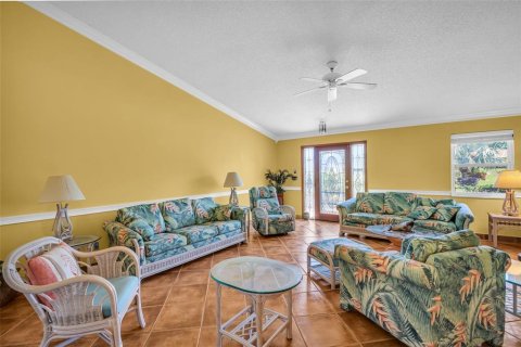 Casa en venta en Palm Harbor, Florida, 2 dormitorios, 143.81 m2 № 1751437 - foto 5