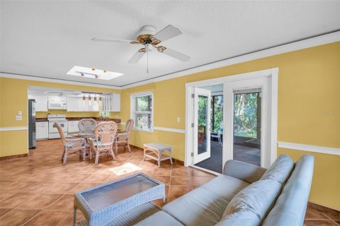 Casa en venta en Palm Harbor, Florida, 2 dormitorios, 143.81 m2 № 1751437 - foto 11