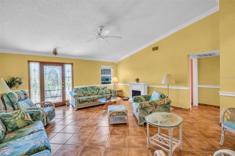 Casa en venta en Palm Harbor, Florida, 2 dormitorios, 143.81 m2 № 1751437 - foto 4