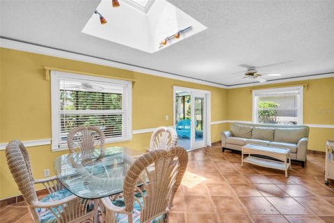 Casa en venta en Palm Harbor, Florida, 2 dormitorios, 143.81 m2 № 1751437 - foto 12