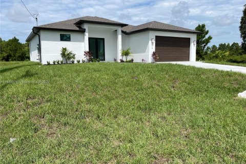 Casa en venta en Lehigh Acres, Florida, 3 dormitorios № 1978434 - foto 3