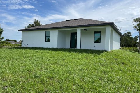 Casa en venta en Lehigh Acres, Florida, 3 dormitorios № 1978434 - foto 4