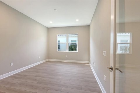 House in Sarasota, Florida 3 bedrooms, 233.37 sq.m. № 2409933 - photo 9