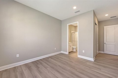 House in Sarasota, Florida 3 bedrooms, 233.37 sq.m. № 2409933 - photo 30