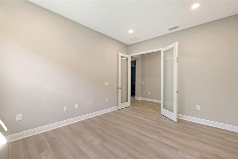 House in Sarasota, Florida 3 bedrooms, 233.37 sq.m. № 2409933 - photo 10