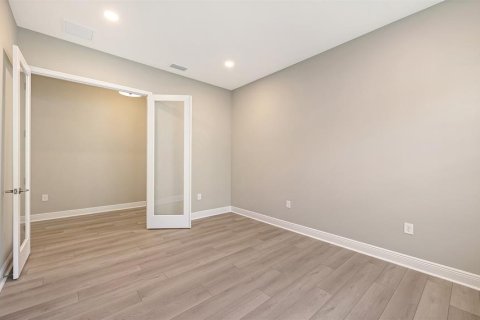 House in Sarasota, Florida 3 bedrooms, 233.37 sq.m. № 2409933 - photo 11