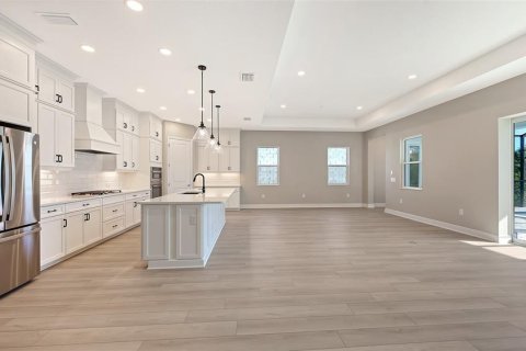 House in Sarasota, Florida 3 bedrooms, 233.37 sq.m. № 2409933 - photo 13